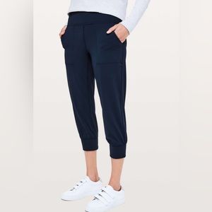 LULULEMON WOMEN’S Align Jogger Crop 23" Pant SIZE 4